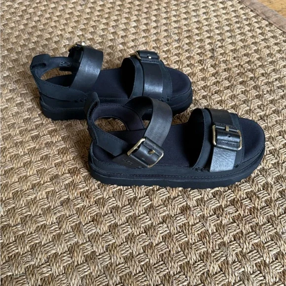 UGG Goldstar Villa Sandals Black, size 7 - Picture 7 of 10